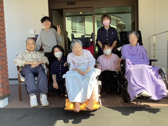 天気の良い日は日光浴！